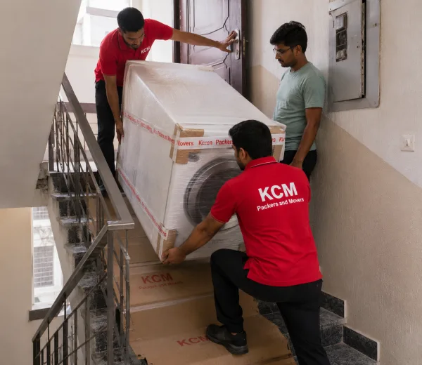 KCM crew handling a home move in Delta III Greater Noida
